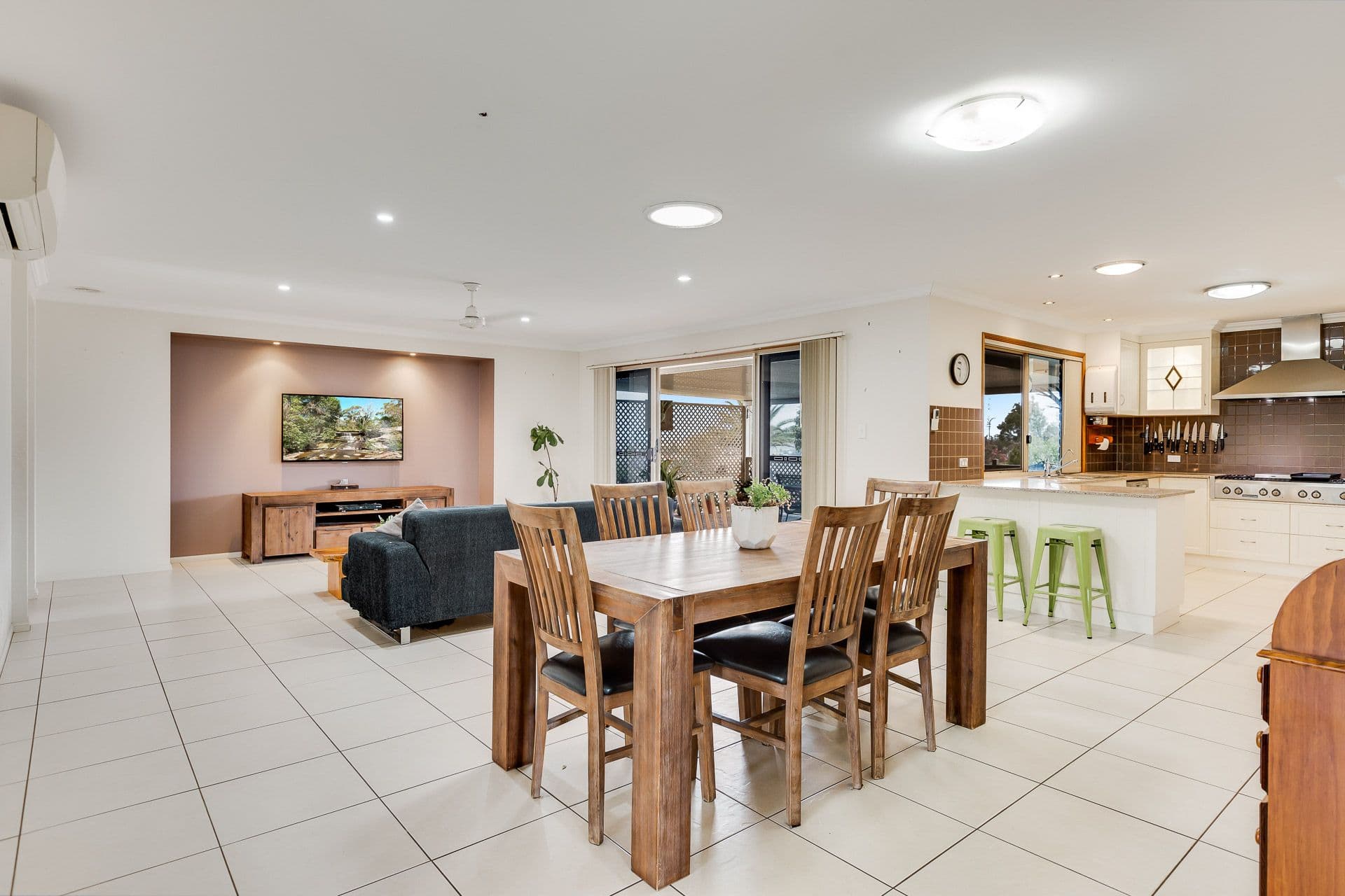 3 Lauren Court, Glenvale QLD 4350, Glenvale - Thumbnail 2