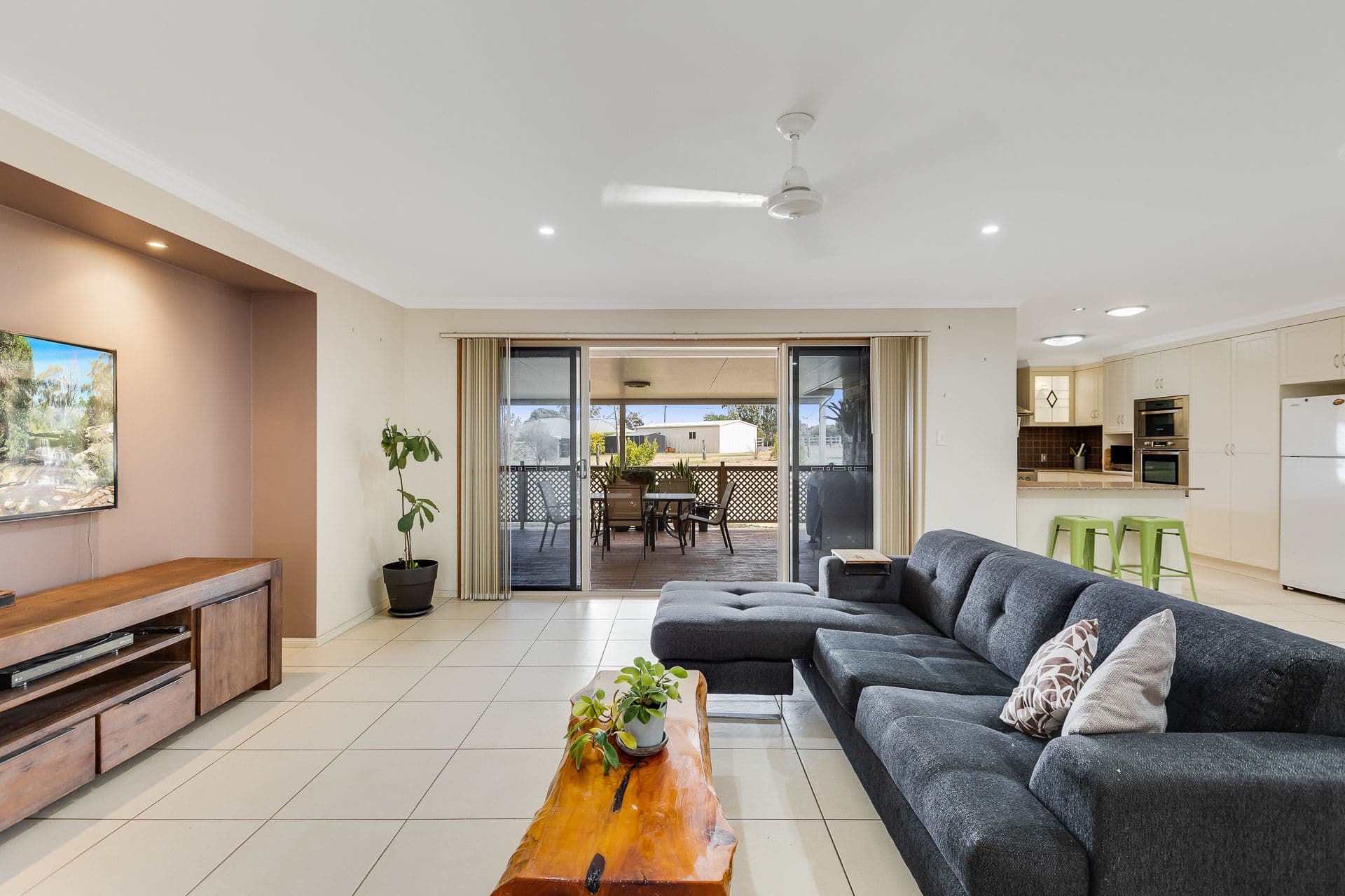 3 Lauren Court, Glenvale QLD 4350, Glenvale - Thumbnail 3