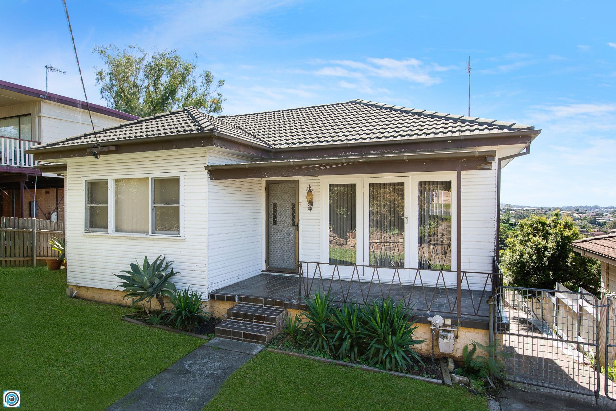 100 Panorama Drive, Farmborough Heights - Image 1