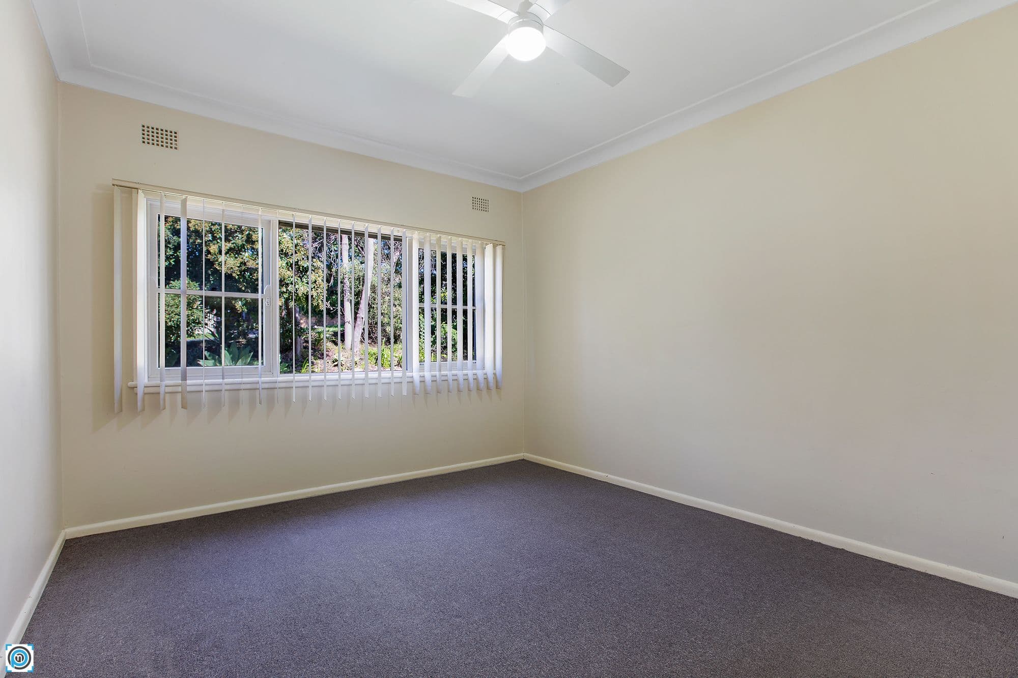 100 Panorama Drive, Farmborough Heights - Thumbnail 4