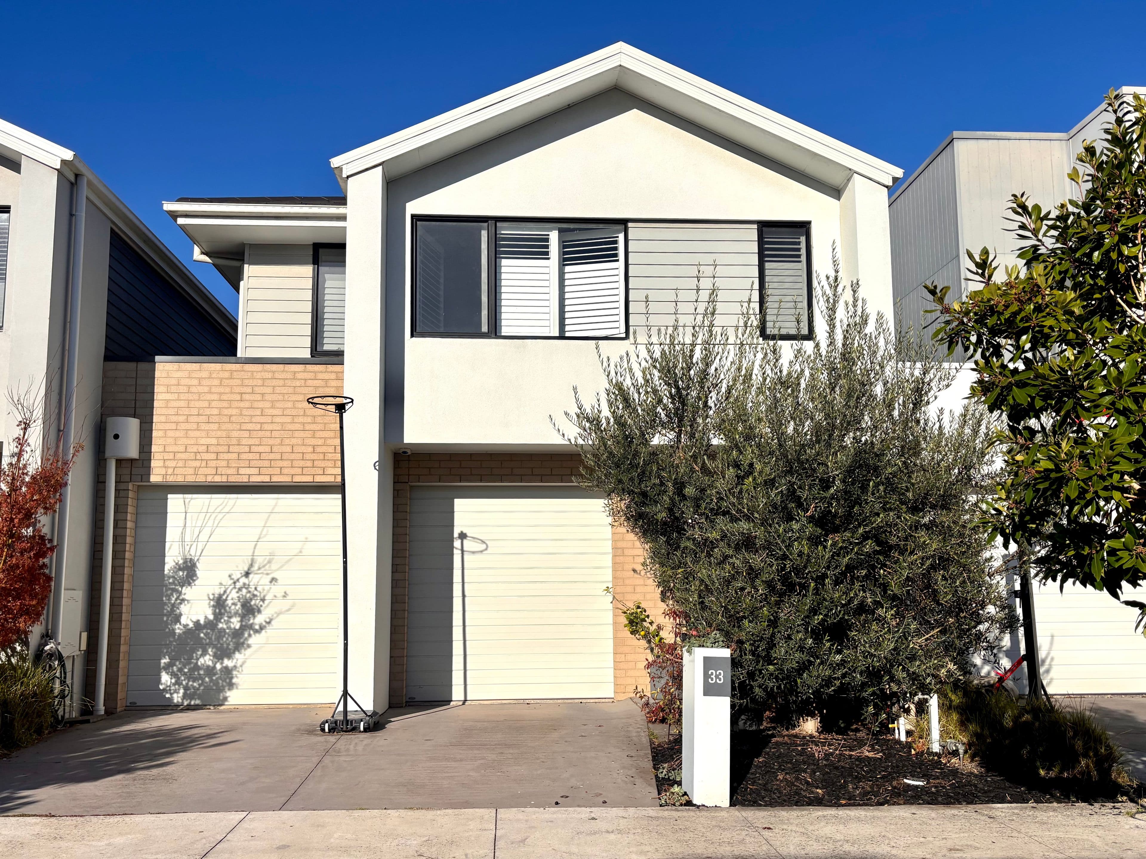 33 Monterey Drive, Cheltenham VIC 3192, Cheltenham - Thumbnail 2