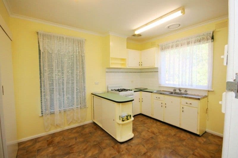 285 Main Road East, ST ALBANS VIC 3021, St Albans - Thumbnail 2