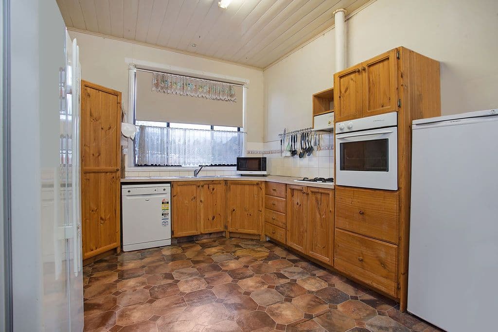 14 McNicol Street, Camperdown VIC 3260, Camperdown - Thumbnail 3