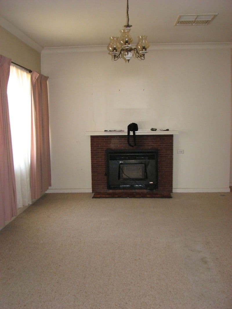 6 Patterson Street, FORBES NSW 2871, Forbes - Thumbnail 2