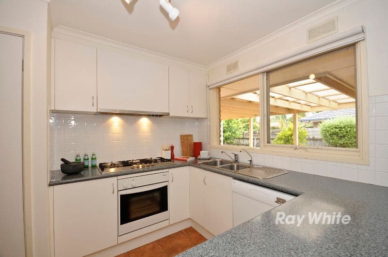 8 Warwick Close, WANTIRNA VIC 3152, Wantirna - Thumbnail 5