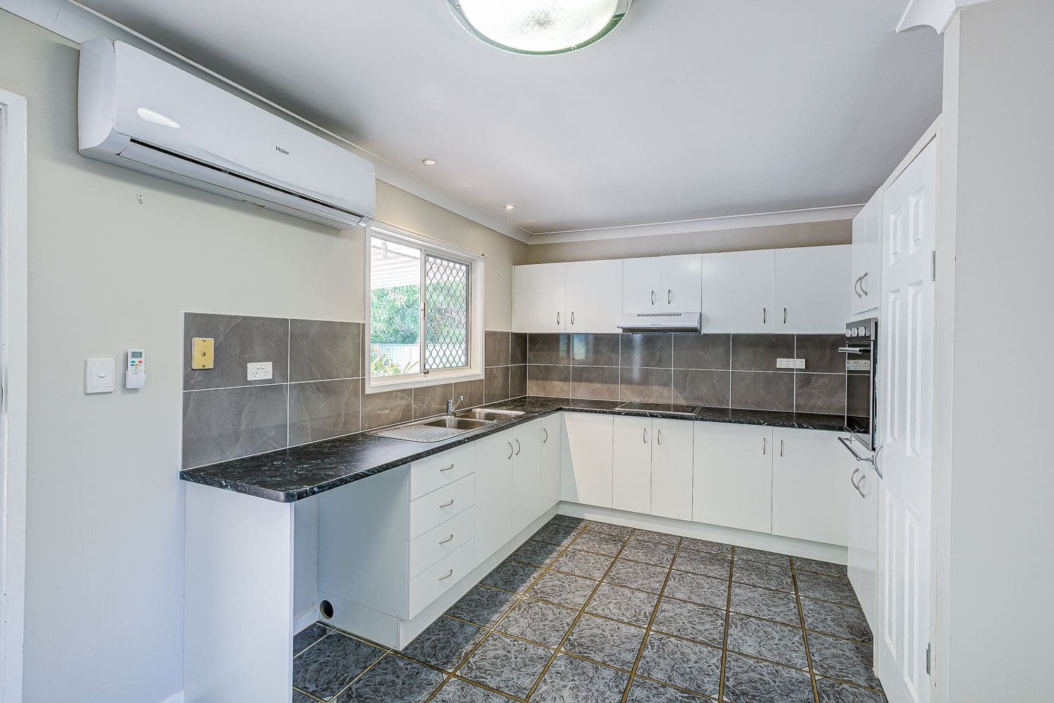 48 Centaurus Crescent, Regents Park QLD 4118, Regents Park - Thumbnail 4