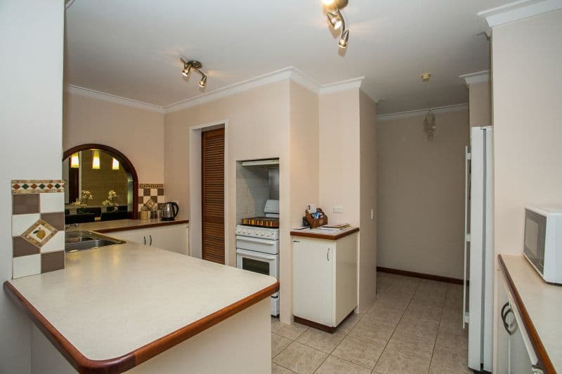 31 Cotherstone Road, Kalamunda WA 6076, Kalamunda - Thumbnail 4