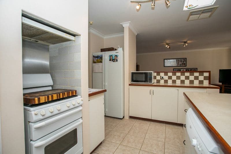 31 Cotherstone Road, Kalamunda WA 6076, Kalamunda - Thumbnail 5