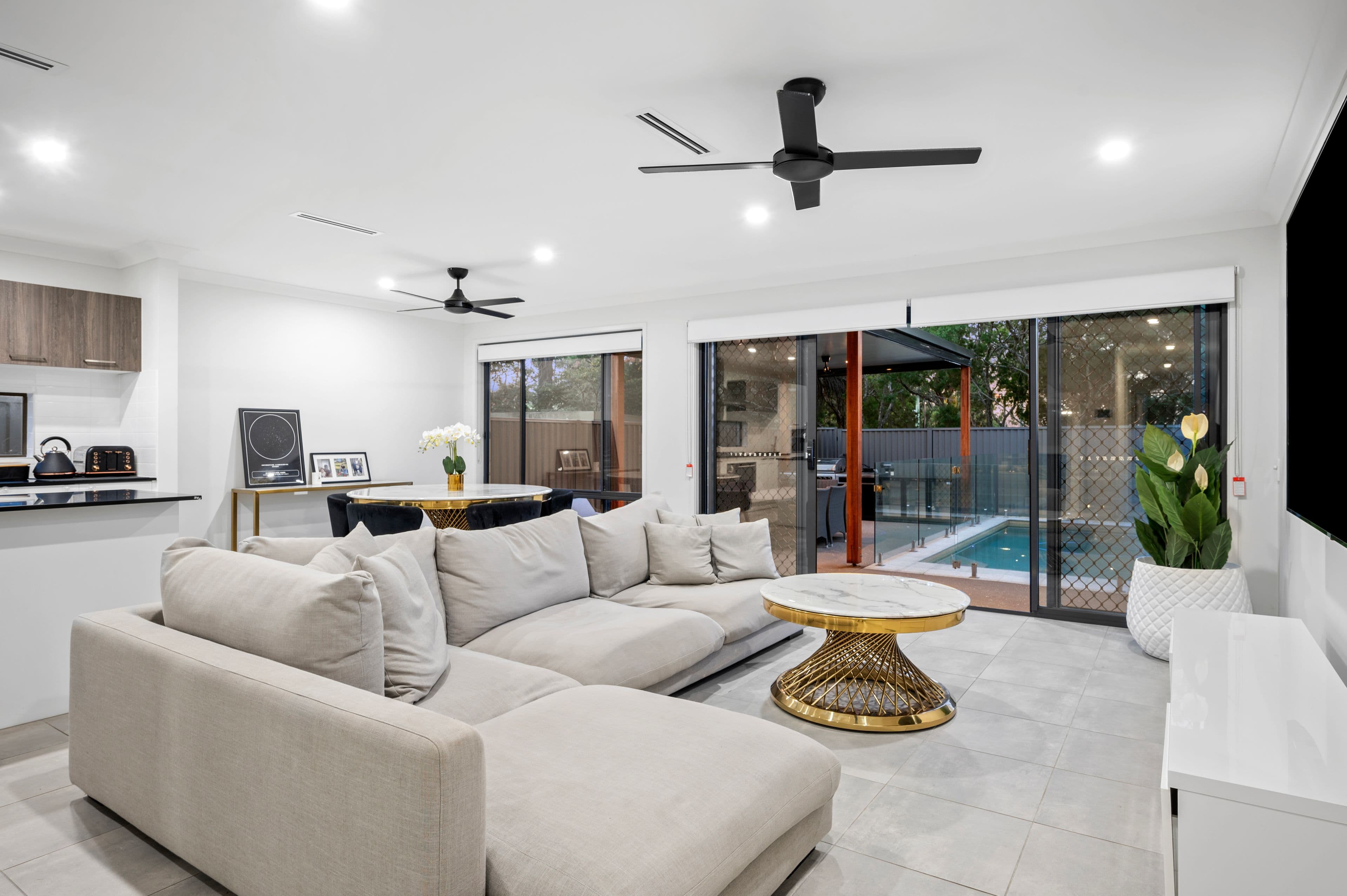 13 Chardean Street, Acacia Ridge QLD 4110, Acacia Ridge - Thumbnail 3