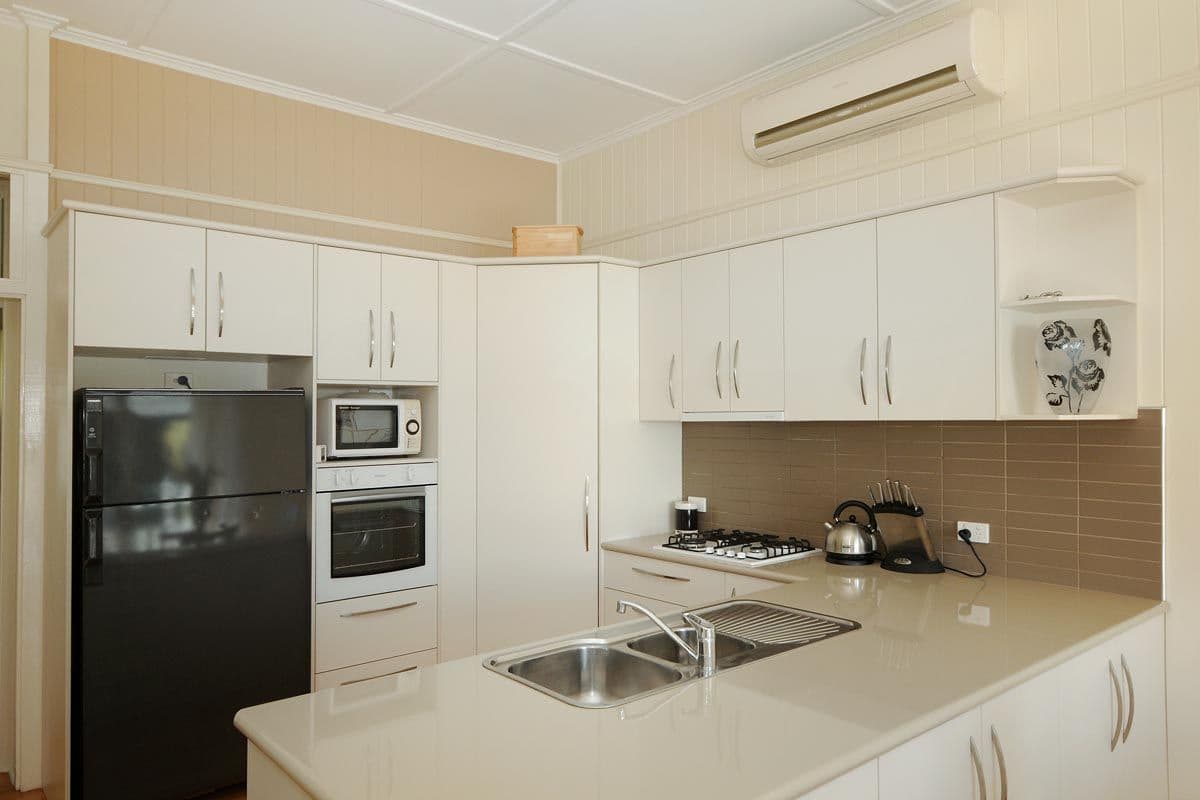 21 Second Avenue, HARRISTOWN QLD 4350, Harristown - Thumbnail 4