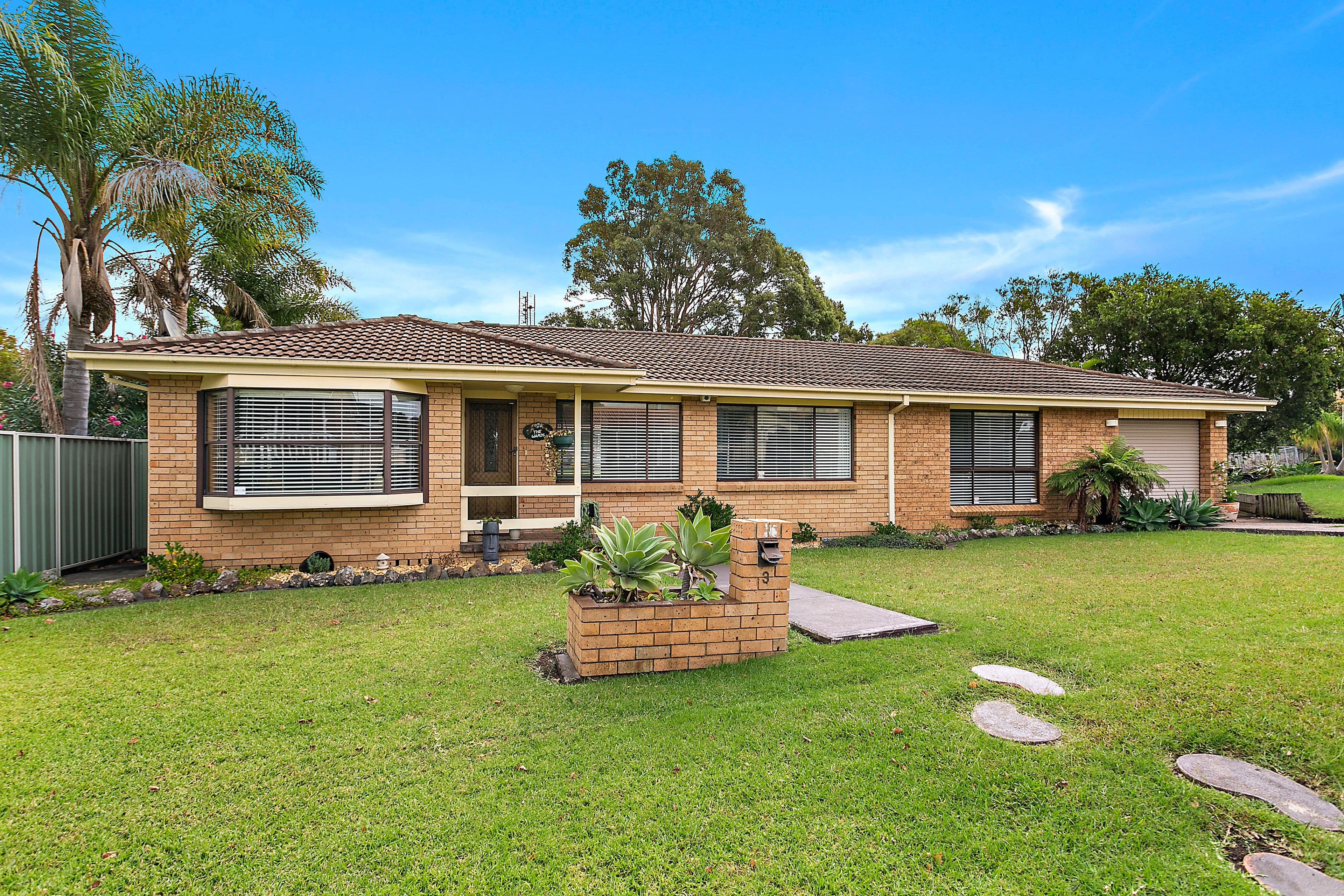 3 Galga Place, Oak Flats - Image 1