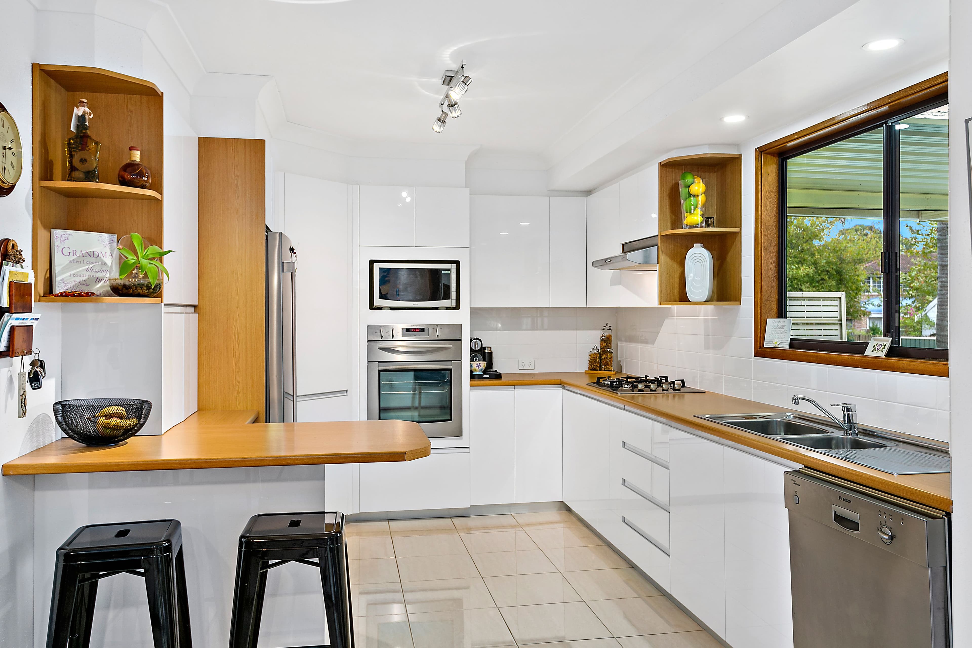 3 Galga Place, Oak Flats - Thumbnail 2