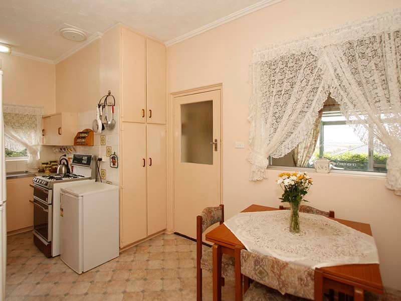 18 Geoffrey Avenue, PORT NOARLUNGA SA 5167, Port Noarlunga - Thumbnail 4