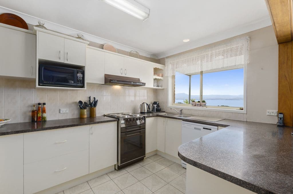 64 Porter Avenue, Mount Warrigal - Thumbnail 3