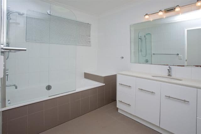 12 Arafura Street, UPPER MOUNT GRAVATT QLD 4122, Upper Mount Gravatt - Thumbnail 4