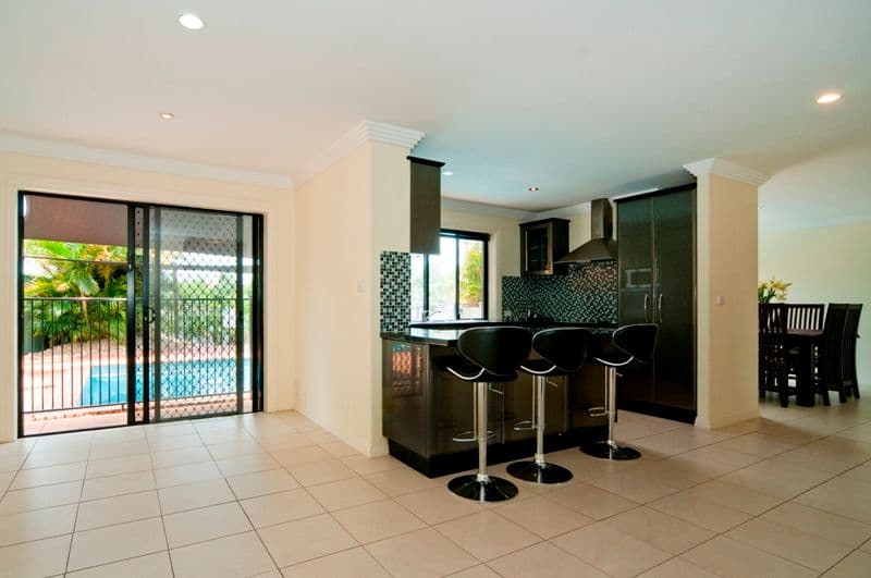 7 Erave Avenue, RUNAWAY BAY QLD 4216, Runaway Bay - Thumbnail 3