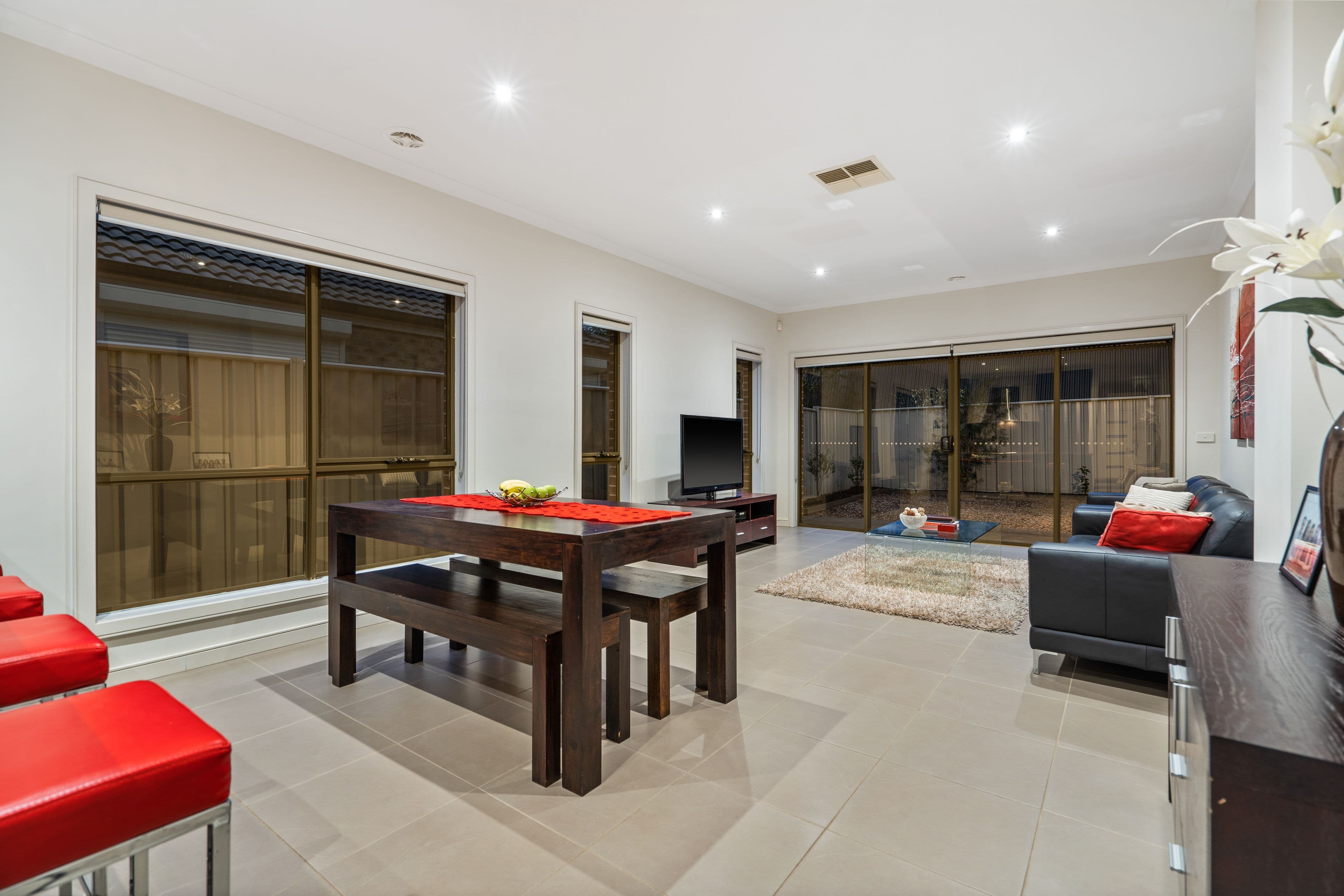 35 Barrington Circuit, Caroline Springs VIC 3023, Caroline Springs - Thumbnail 5