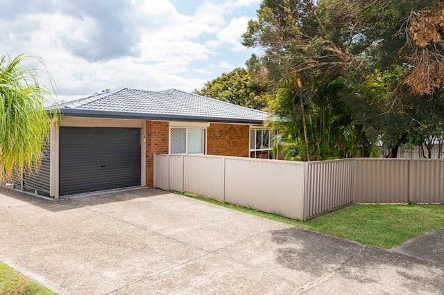 8 McWilliam Close, Labrador QLD 4215, Labrador - Image 1