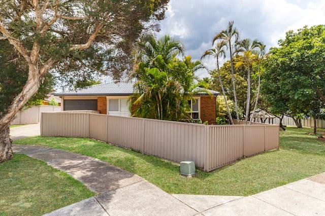 8 McWilliam Close, Labrador QLD 4215, Labrador - Thumbnail 2