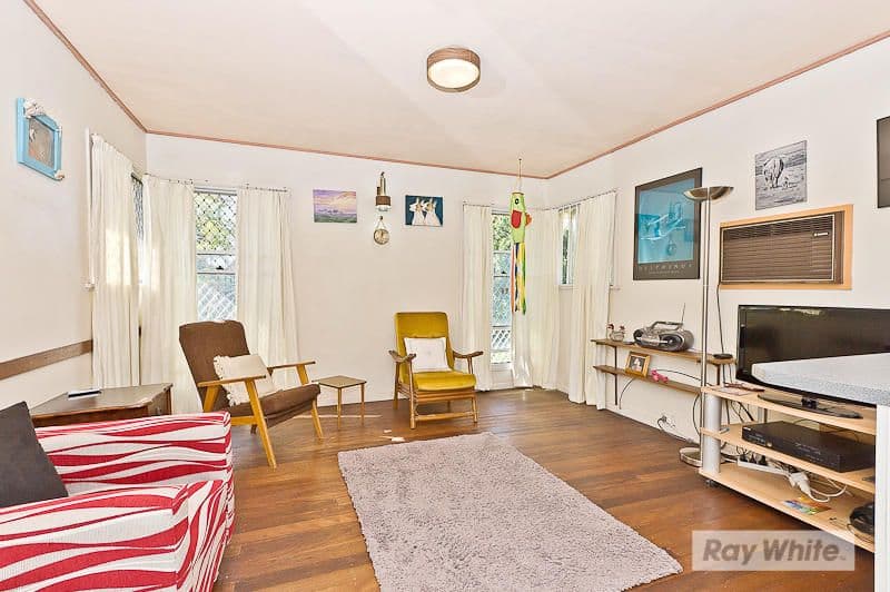 20 Caronga Street, WAVELL HEIGHTS QLD 4012, Wavell Heights - Thumbnail 2