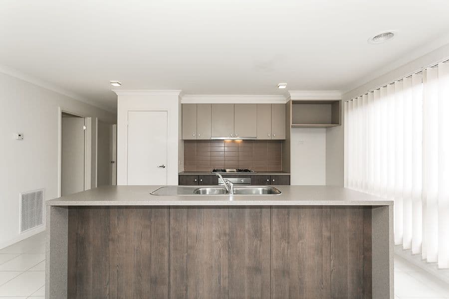 19 Lord Nolan Street, KURUNJANG VIC 3337, Kurunjang - Thumbnail 2