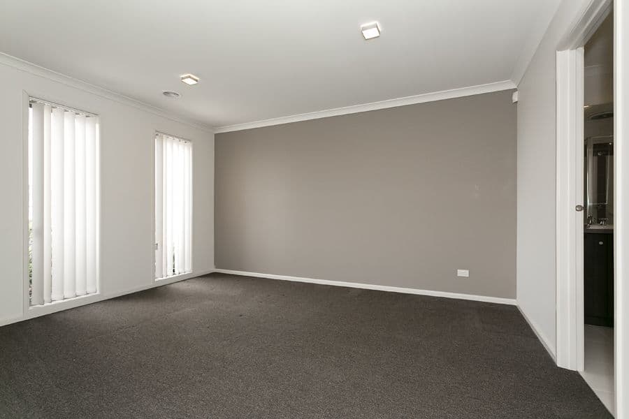 19 Lord Nolan Street, KURUNJANG VIC 3337, Kurunjang - Thumbnail 4