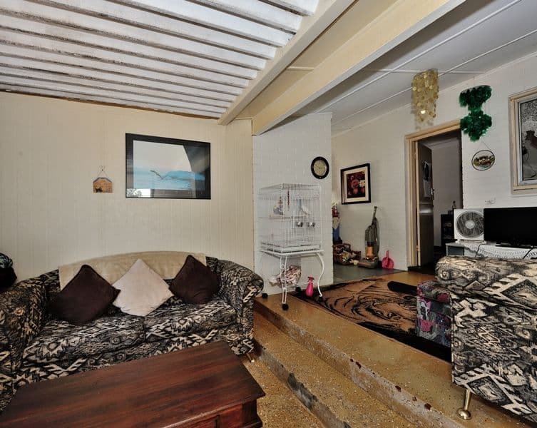 11 Edgewater Road, SAFETY BAY WA 6169, Safety Bay - Thumbnail 2