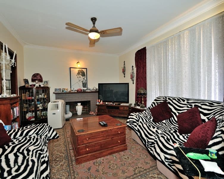 11 Edgewater Road, SAFETY BAY WA 6169, Safety Bay - Thumbnail 4