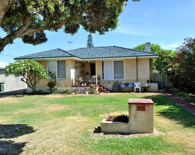 11 Edgewater Road, SAFETY BAY WA 6169, Safety Bay - Thumbnail 6