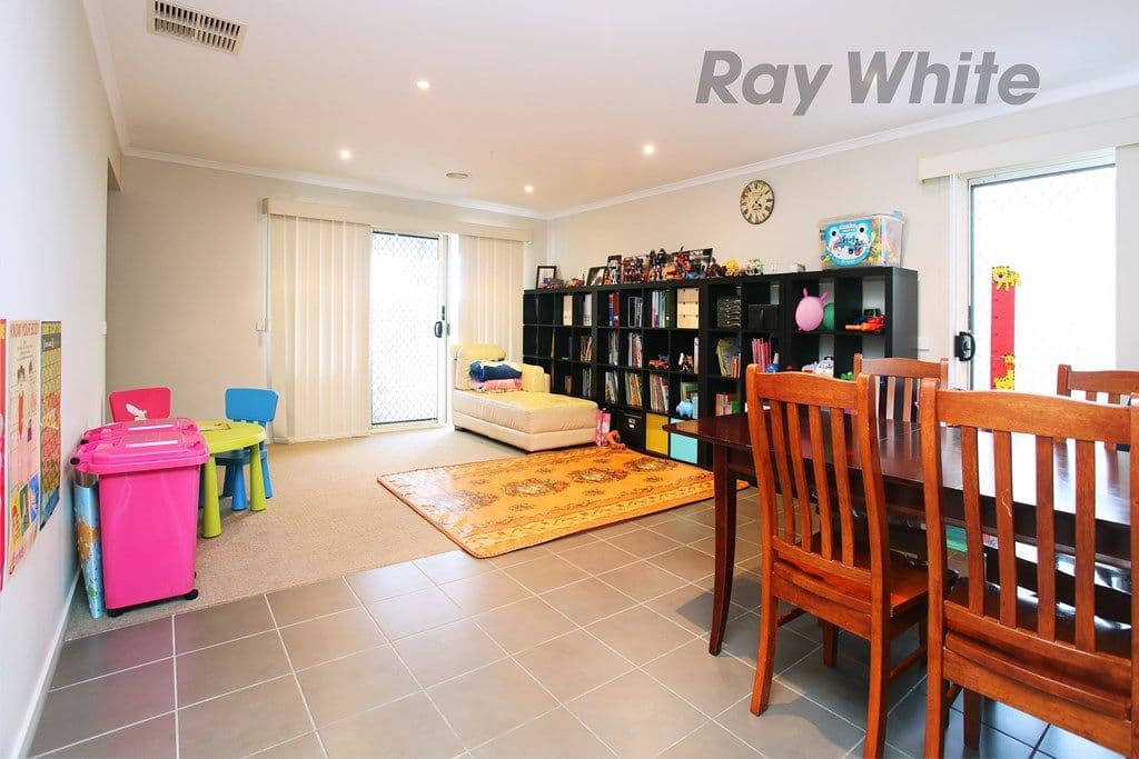 5 Windsong Way, POINT COOK VIC 3030, Point Cook - Thumbnail 2