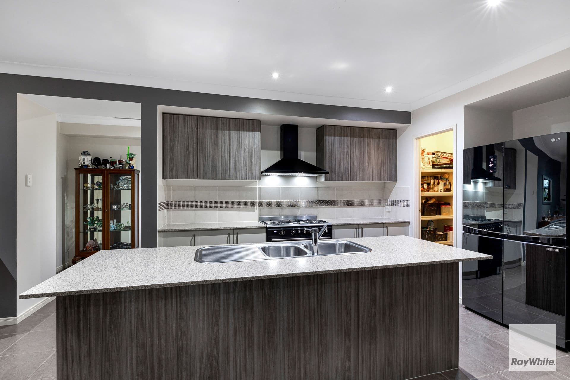 4 Mervyn Crescent, Redland Bay QLD 4165, Redland Bay - Thumbnail 6