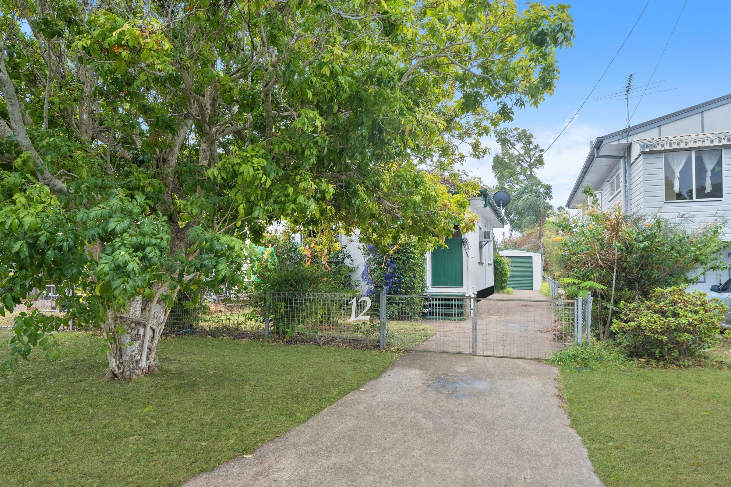 12 Campbell Street, Scarborough QLD 4020, Scarborough - Thumbnail 2