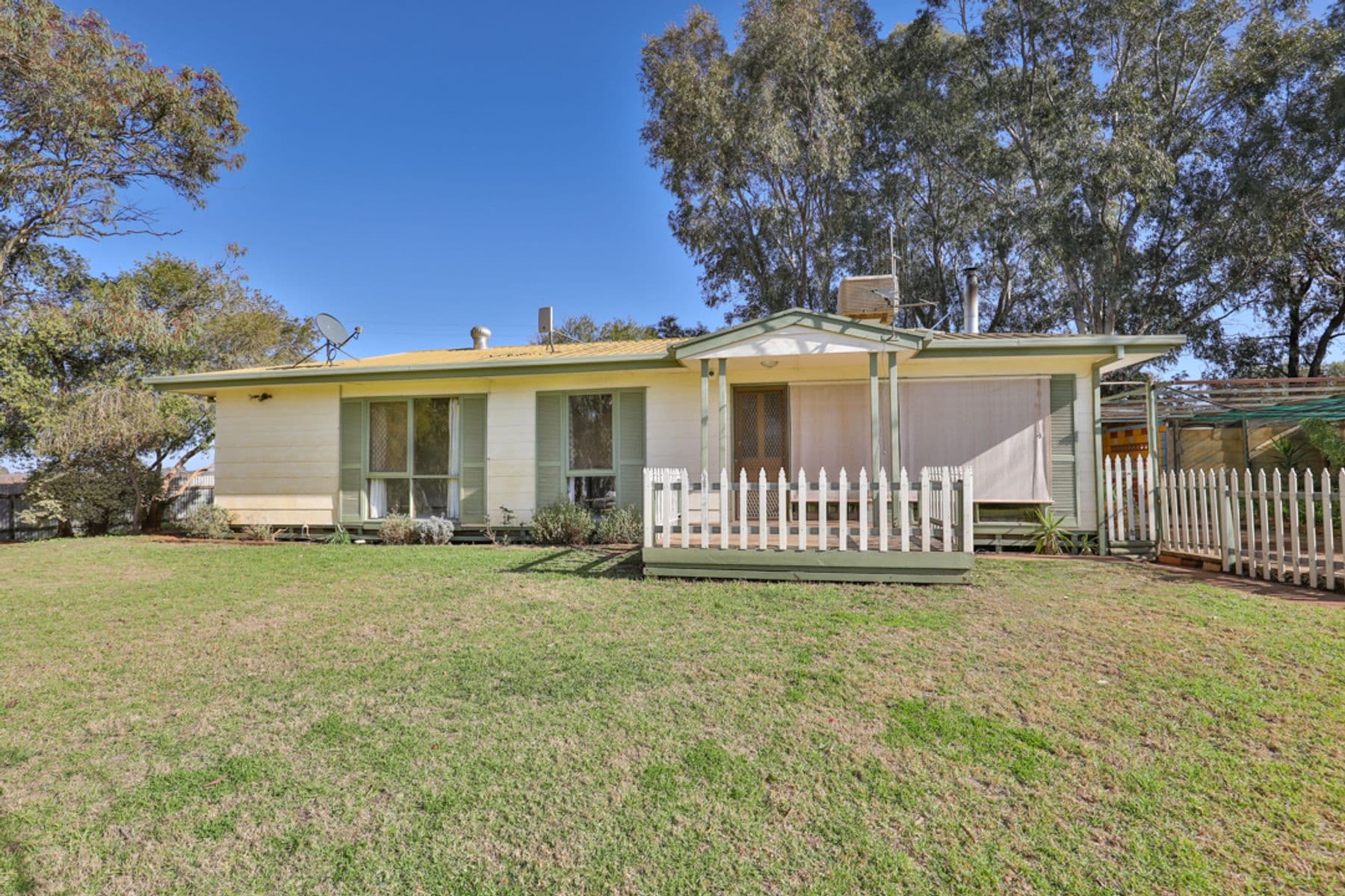 49 Nineteenth Street, Cardross - Image 1