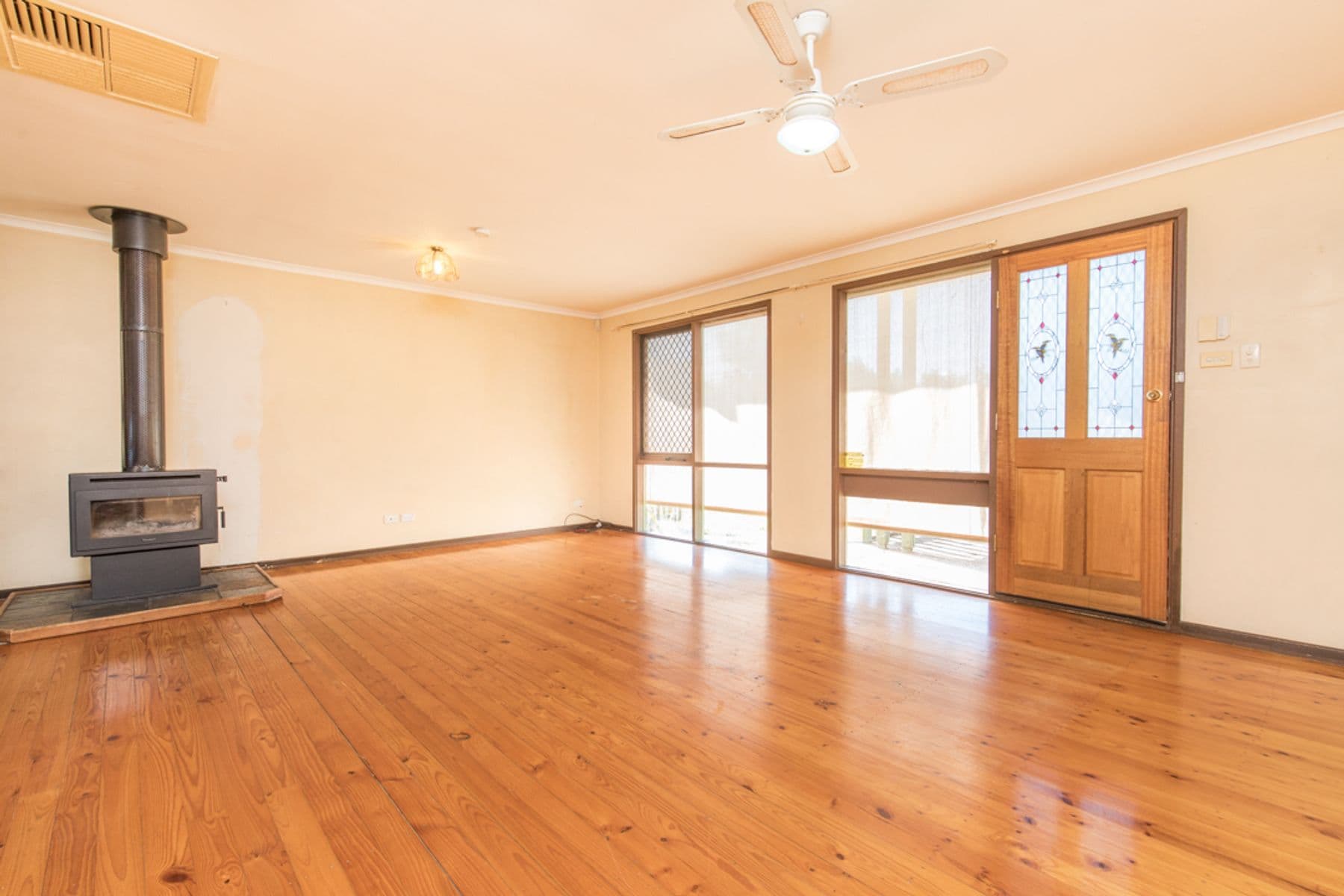 49 Nineteenth Street, Cardross - Thumbnail 2
