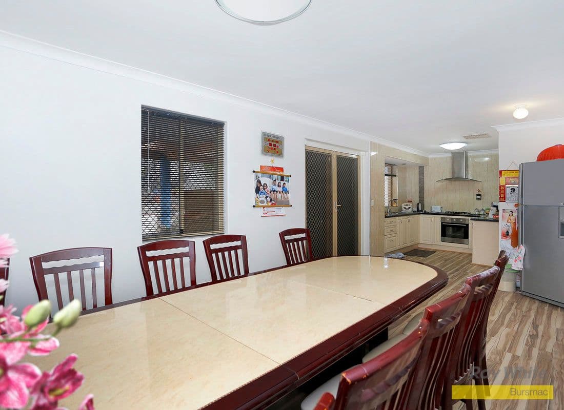 146 Illawarra Crescent, BALLAJURA WA 6066, Ballajura - Thumbnail 3