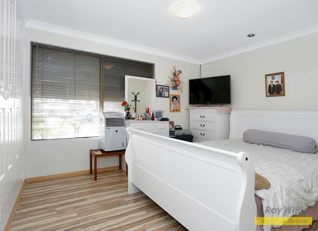 146 Illawarra Crescent, BALLAJURA WA 6066, Ballajura - Thumbnail 5