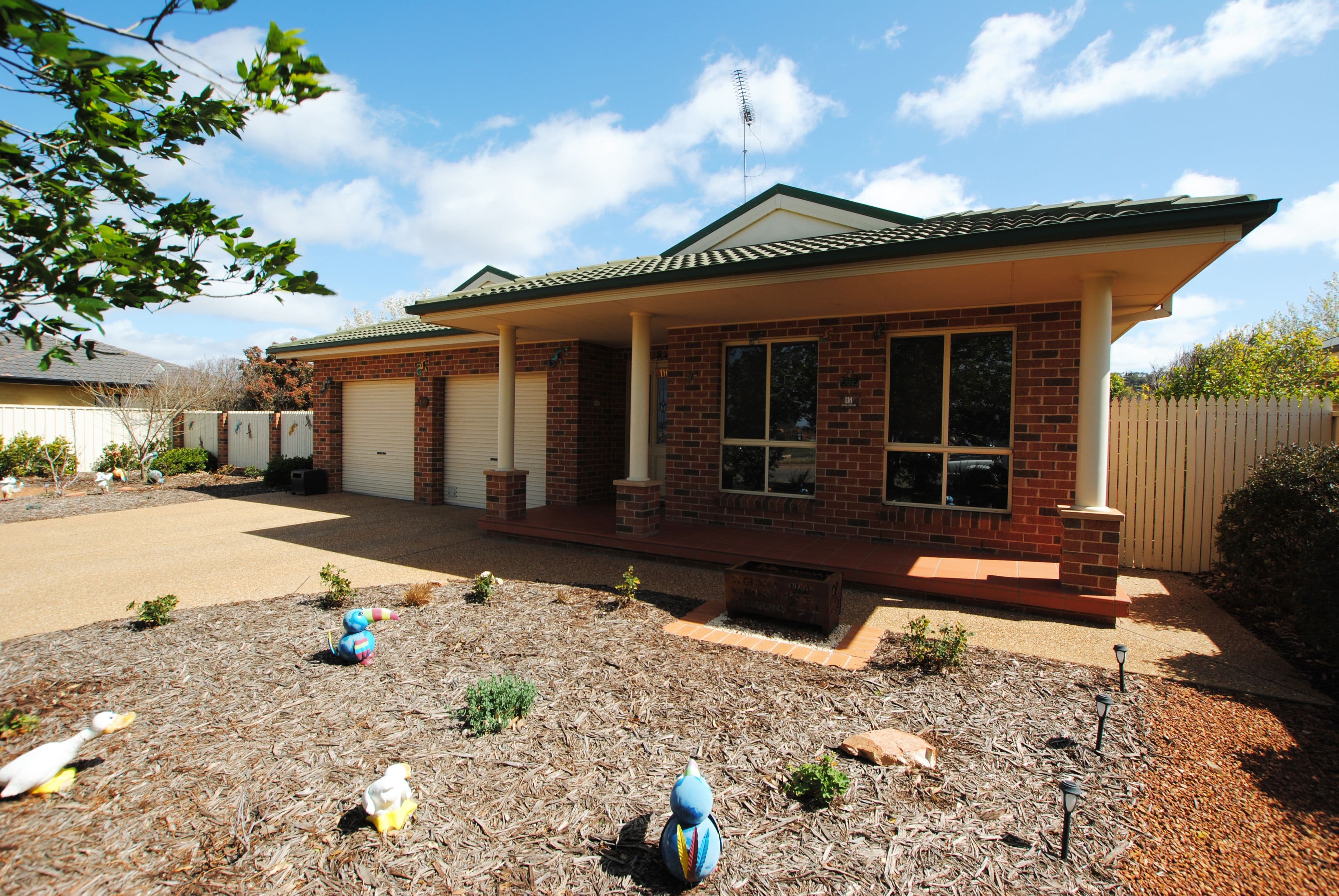 116 Clifton Boulevard, Griffith - Thumbnail 2