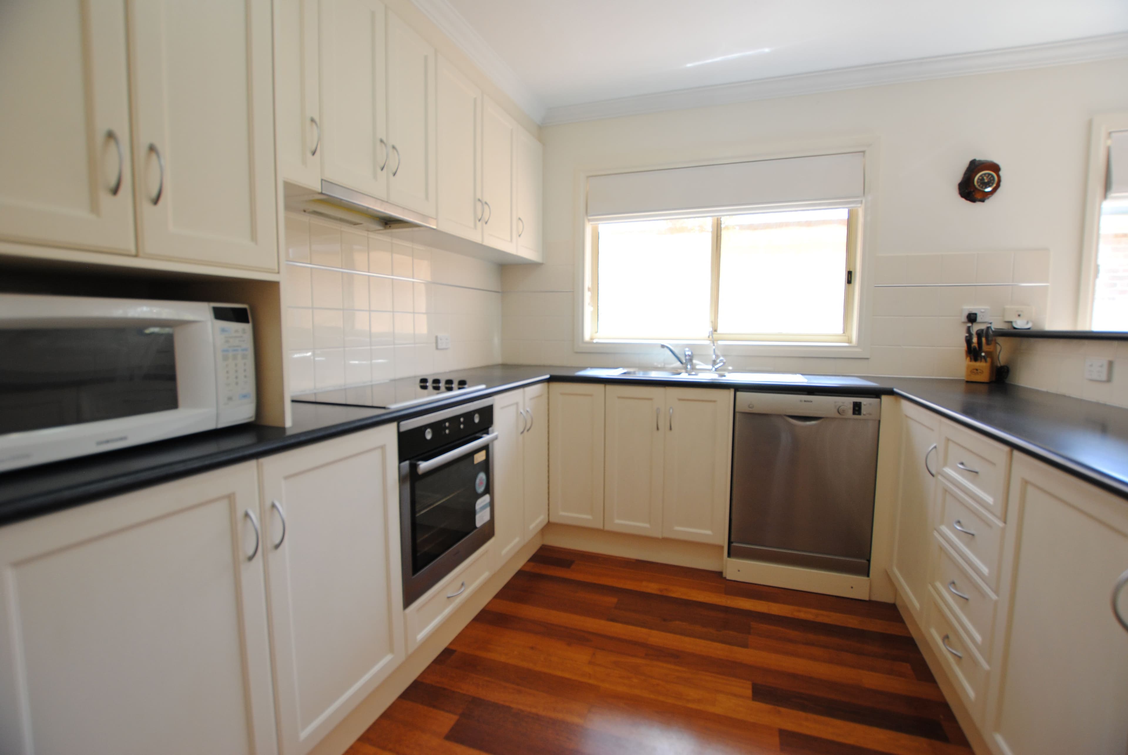 116 Clifton Boulevard, Griffith - Thumbnail 3