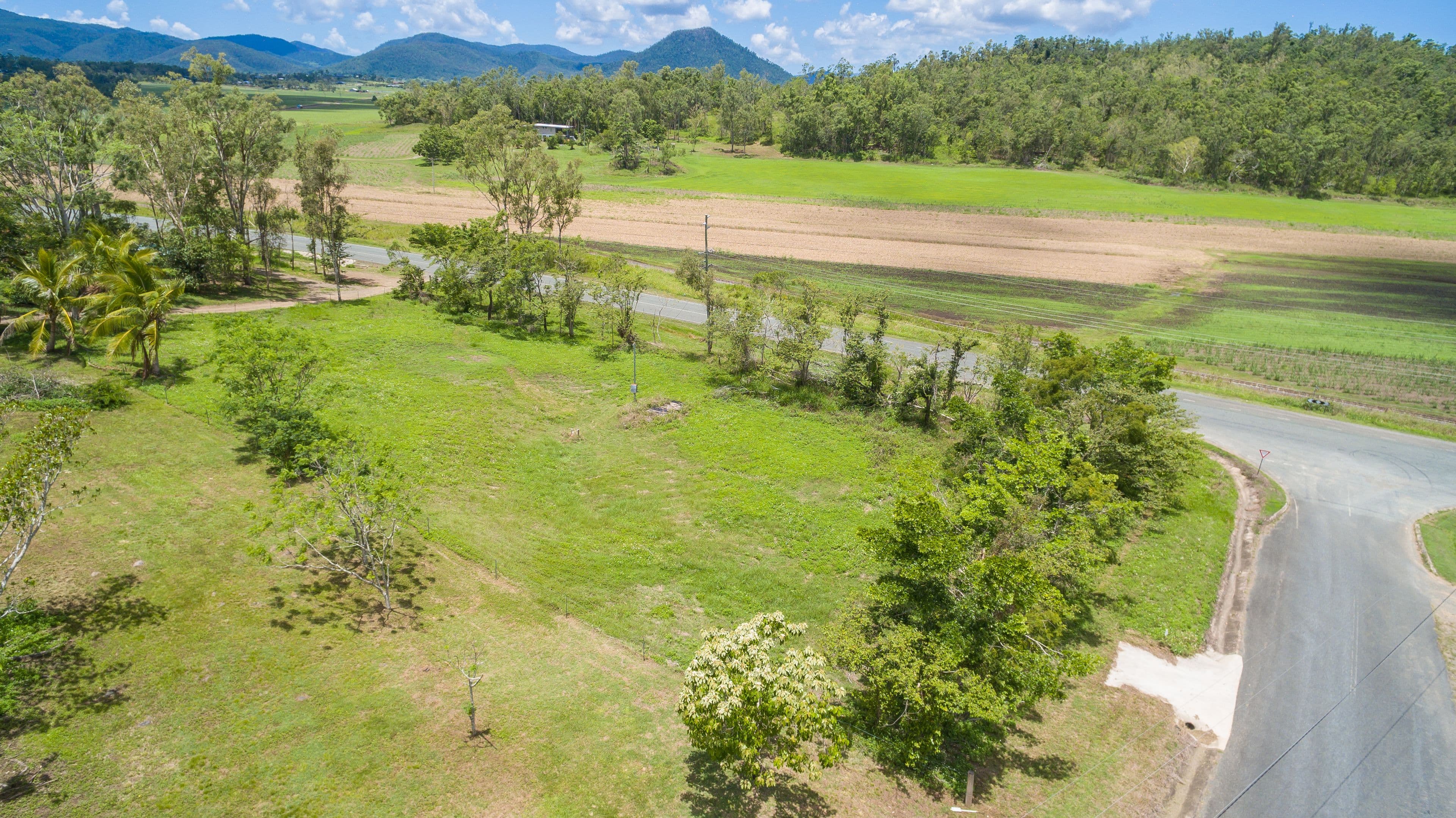 Lot 4 Staniland Drive, Strathdickie QLD 4800, Strathdickie - Thumbnail 3