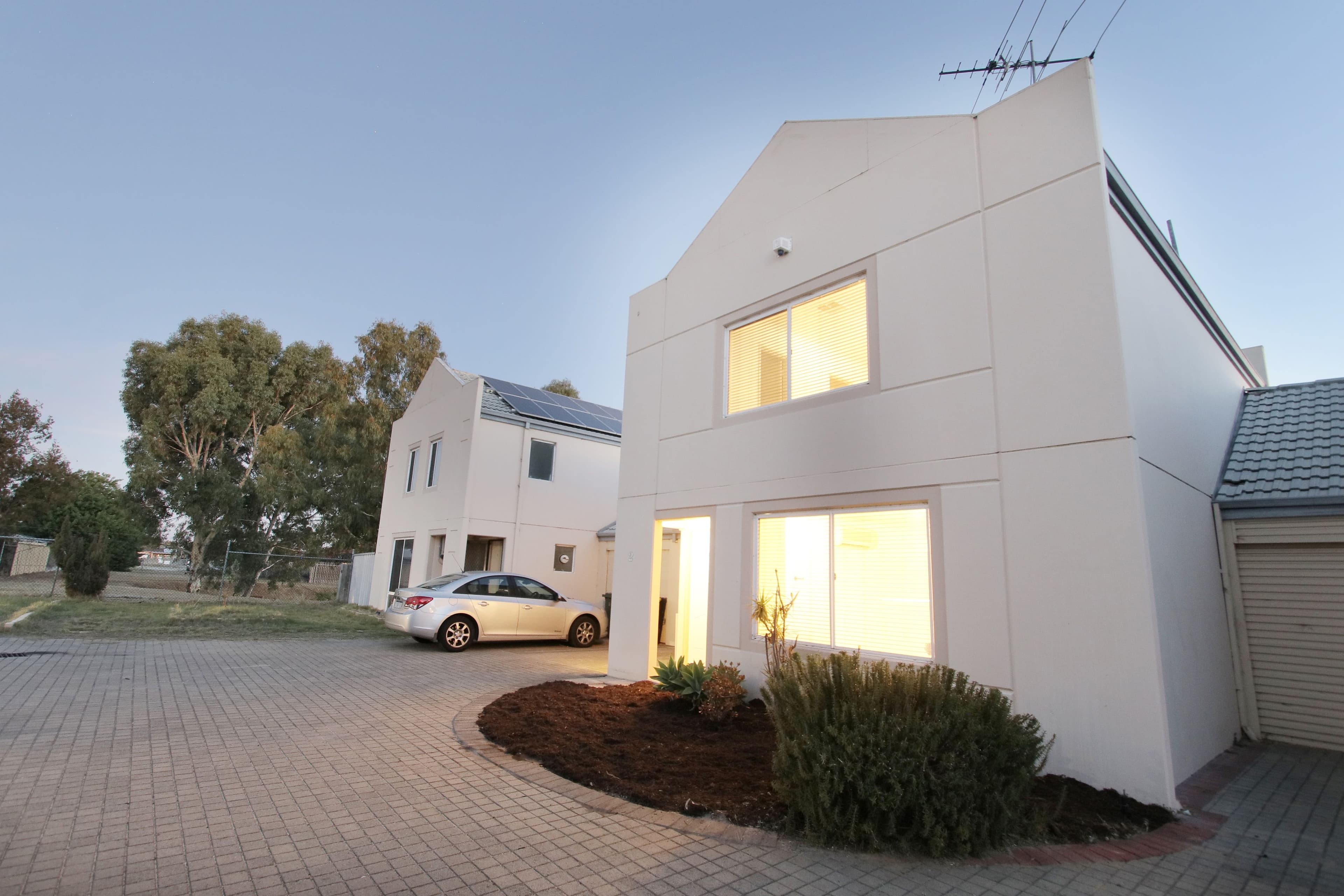 2 Ursuline Vista, Queens Park WA 6107, Queens Park - Thumbnail 2