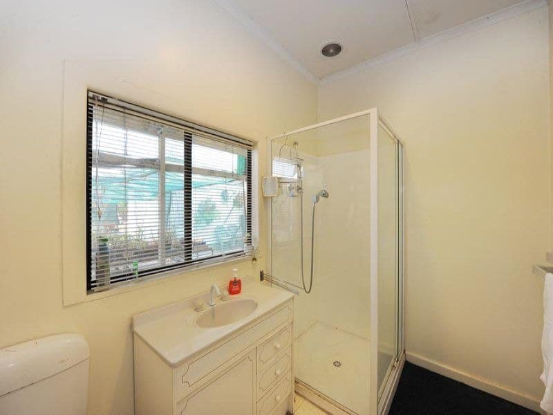 14 Stenhouse Ave, Brooklyn - Thumbnail 7