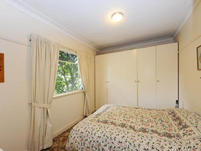 14 Stenhouse Ave, Brooklyn - Thumbnail 8