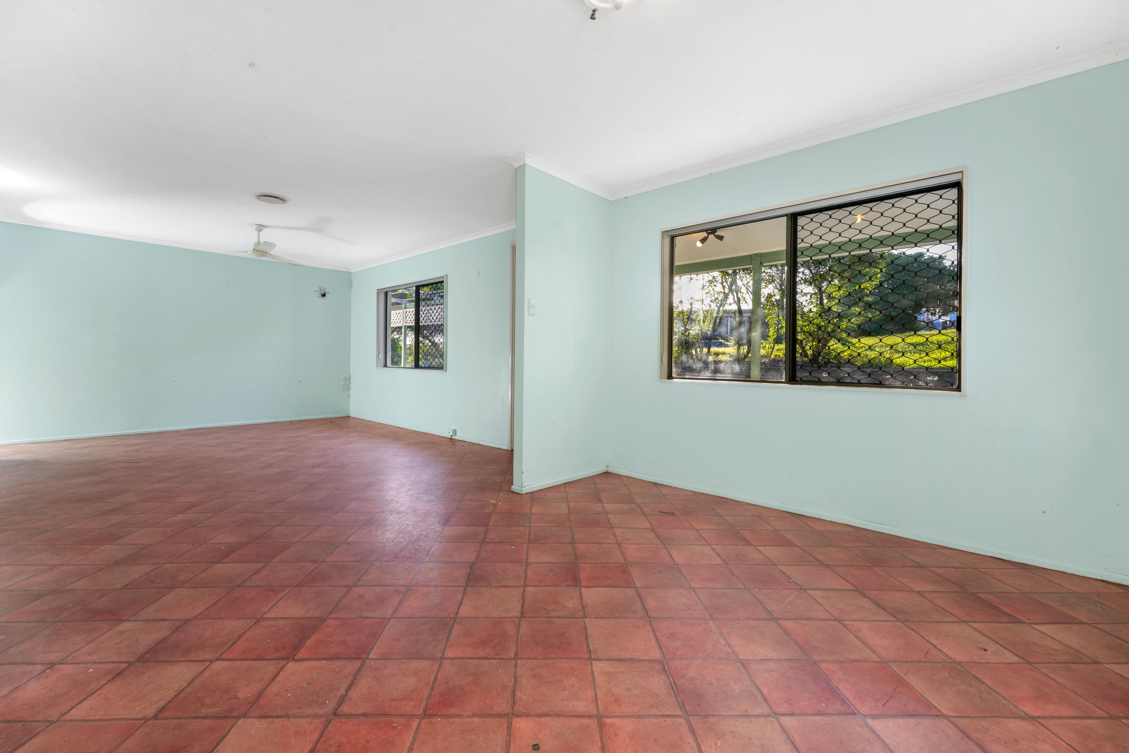 24 Ferguson Crescent, West Gladstone QLD 4680, West Gladstone - Thumbnail 3