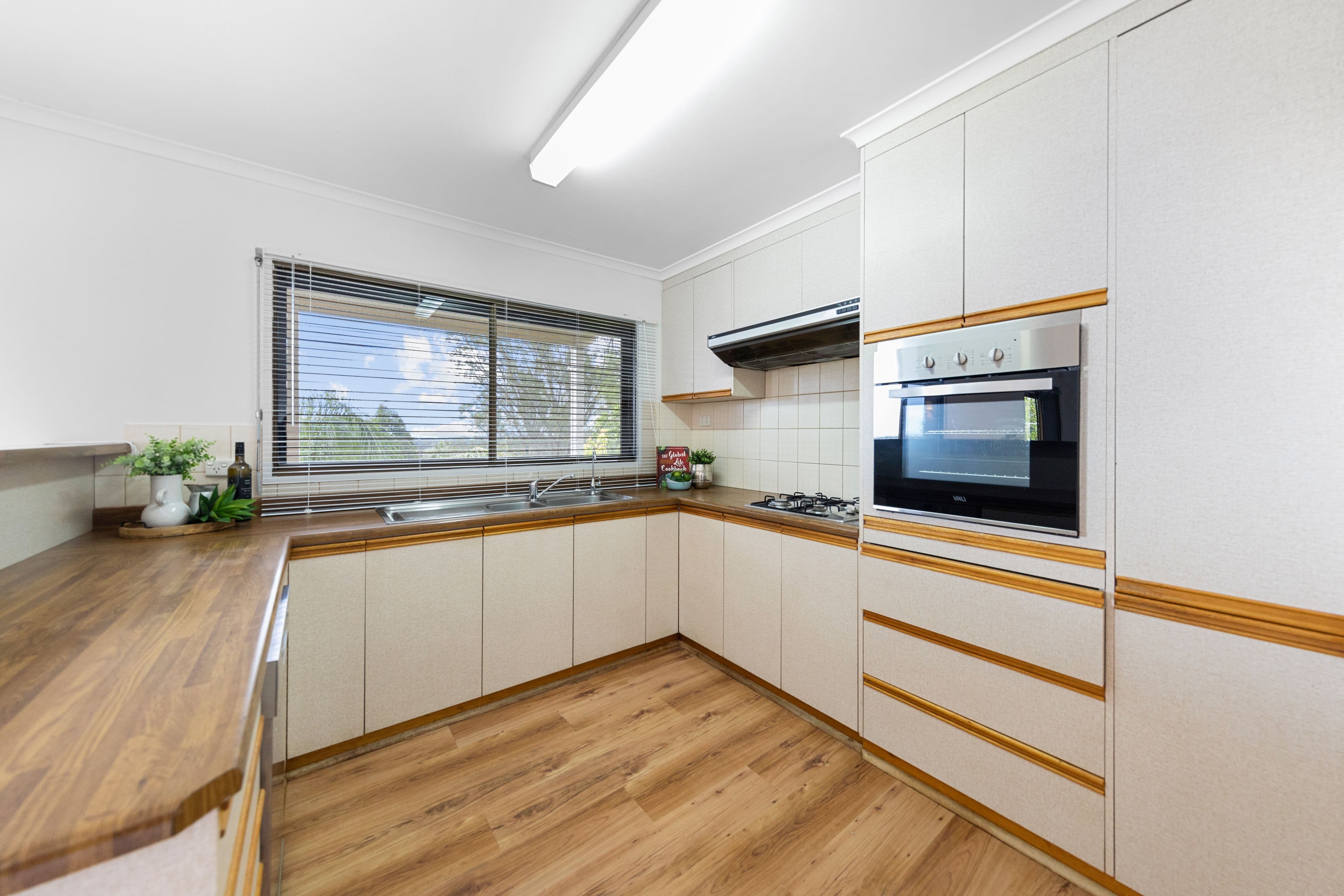 33 Brooker Drive, Hillbank SA 5112, Hillbank - Thumbnail 4