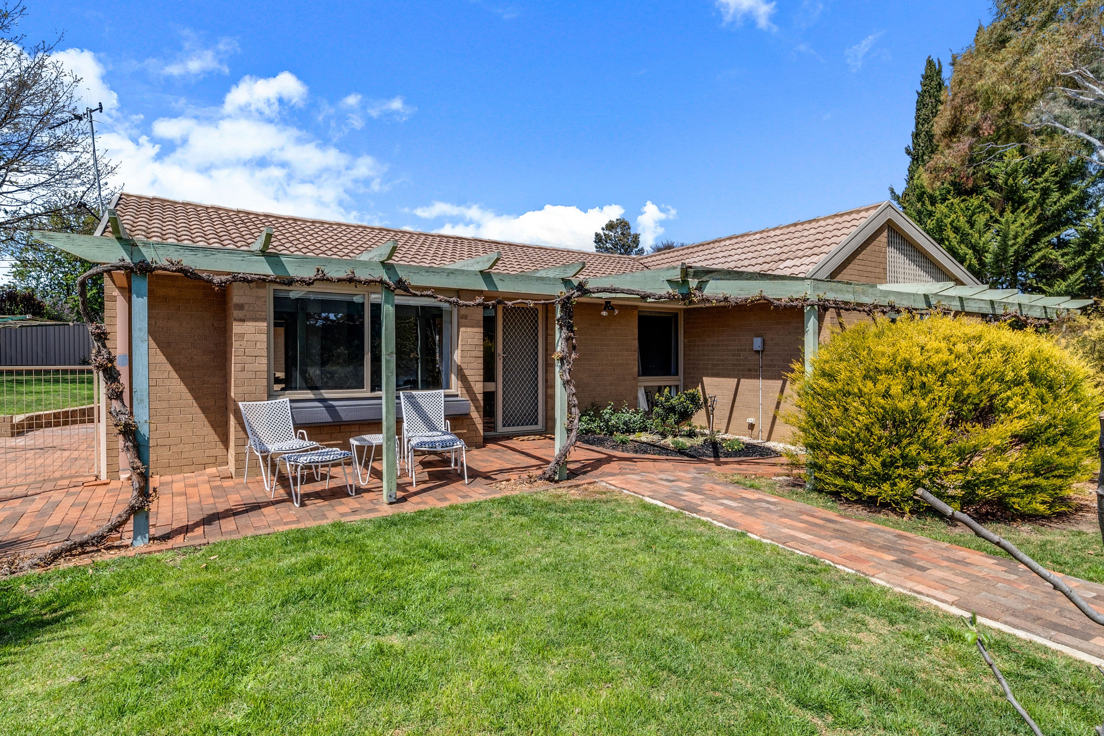 14 Smalley Circuit, Giralang ACT 2617, Giralang - Thumbnail 2