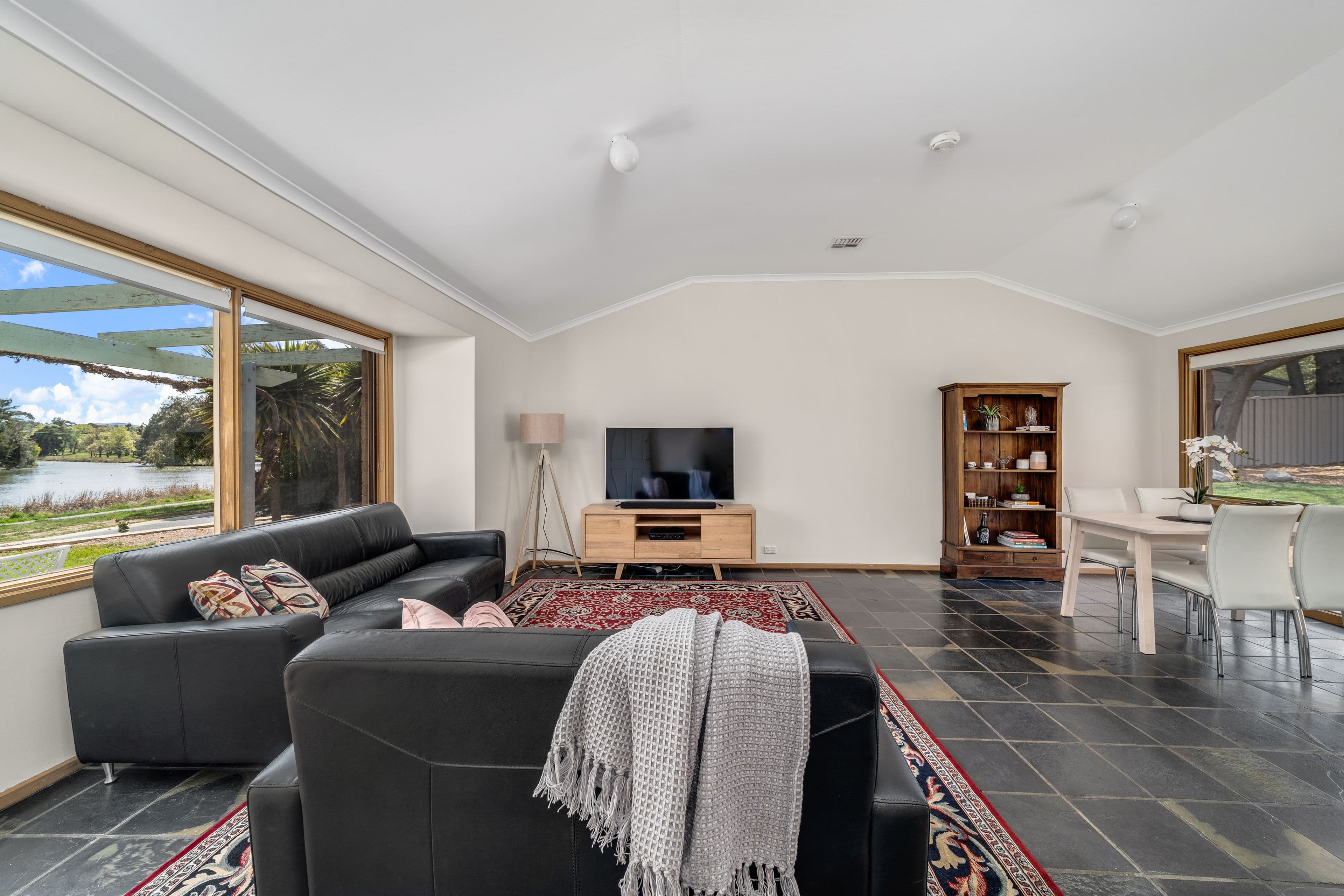 14 Smalley Circuit, Giralang ACT 2617, Giralang - Thumbnail 4