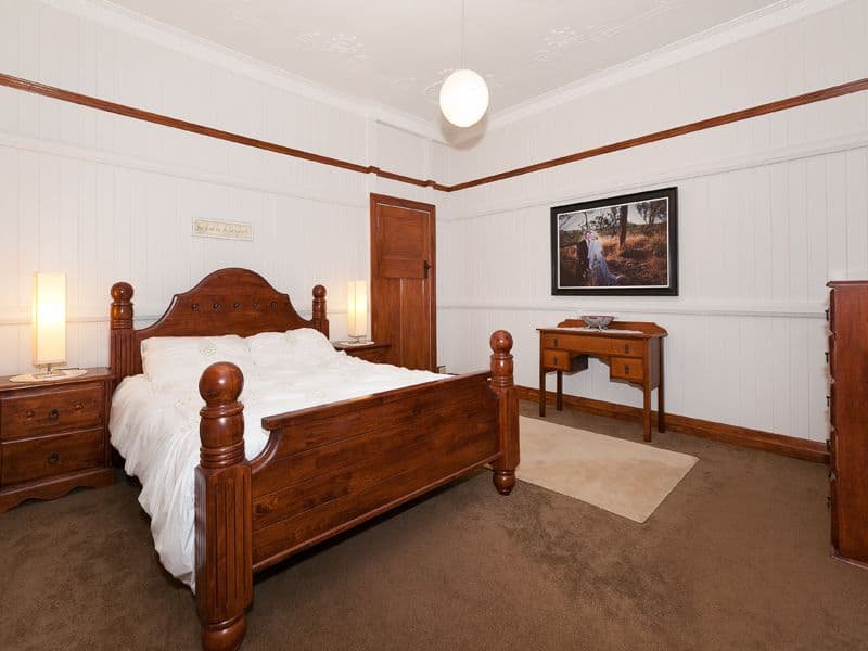 285 Oxley Road, GRACEVILLE QLD 4075, Graceville - Thumbnail 6
