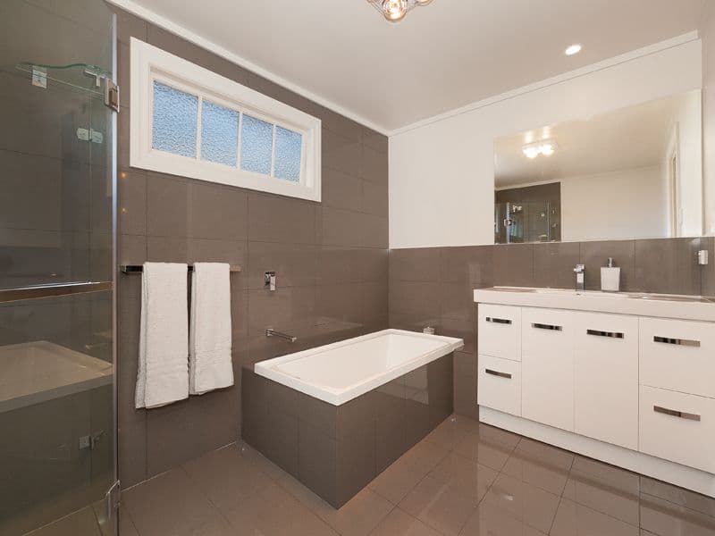 285 Oxley Road, GRACEVILLE QLD 4075, Graceville - Thumbnail 7