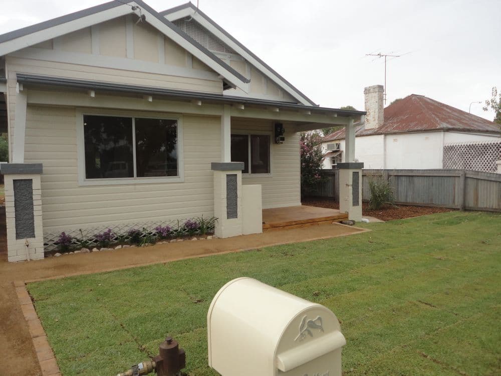 8 Cootamundra Road, TEMORA NSW 2666, Temora - Image 1