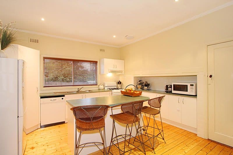 93 Stanley Avenue, Mount Waverley VIC 3149, Mount Waverley - Thumbnail 4
